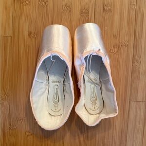 Freed Classics Pointe Shoes (Bell Maker)
